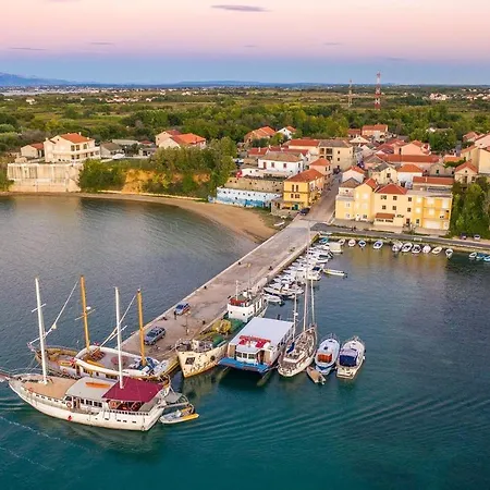 House With A Parking Space Privlaka, Zadar - 21430 Holiday home