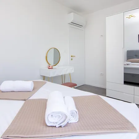 Holiday home House With A Parking Space Privlaka, Zadar - 21430 *